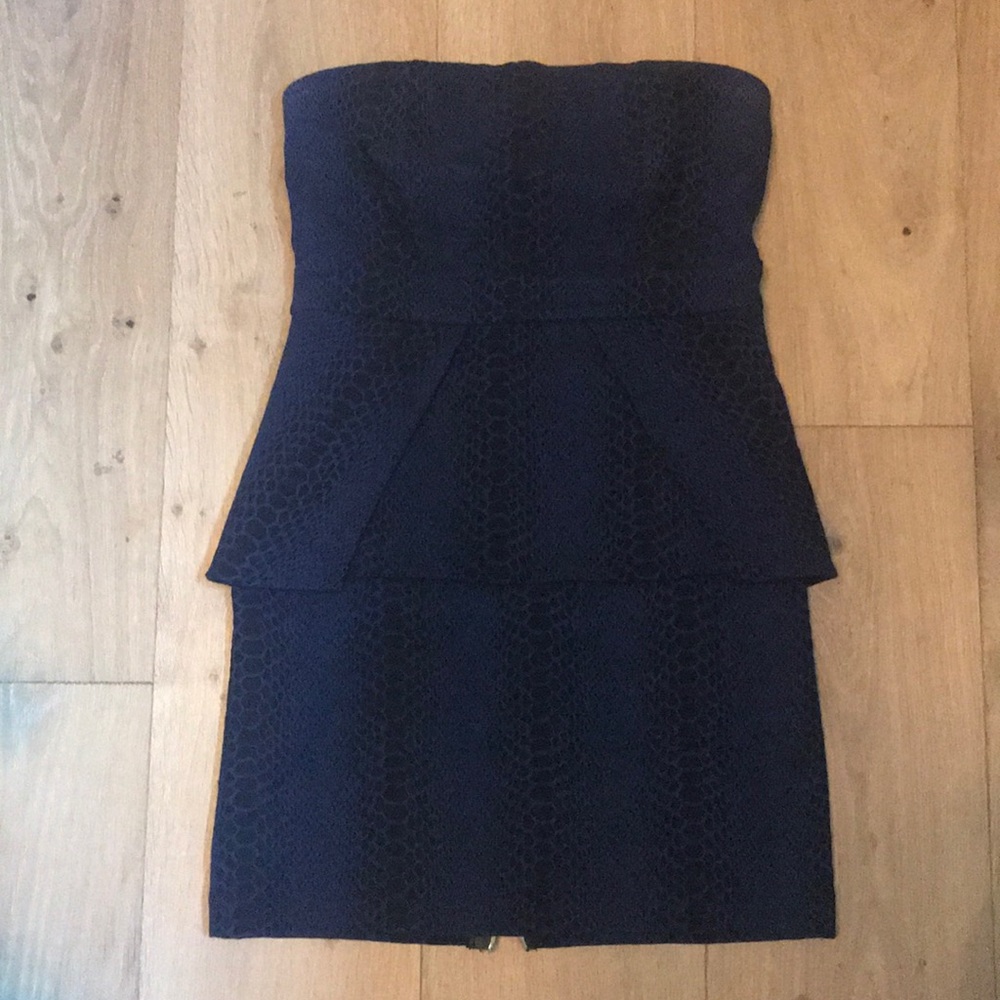 Strapless black and blue snack skin dress
